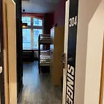 호스텔 Singer109 Hostel, & *