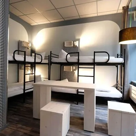 Singer109 Hostel, & Ostello *