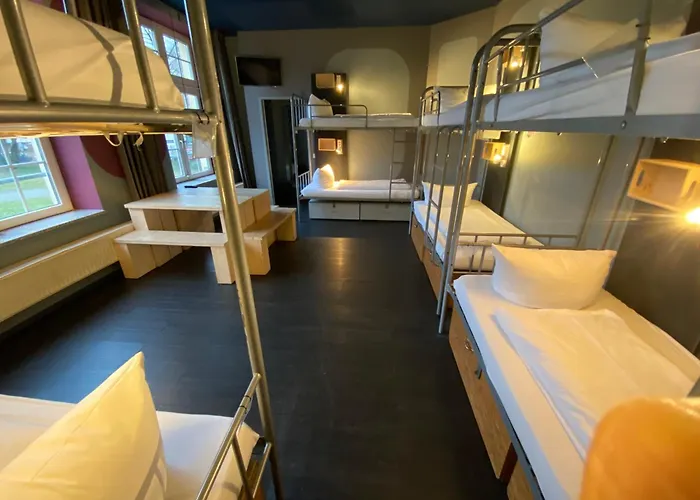 Hostal Singer109 Hostel, &