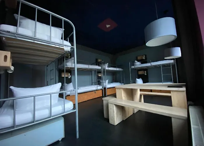 Singer109 Hostel, & Hostal