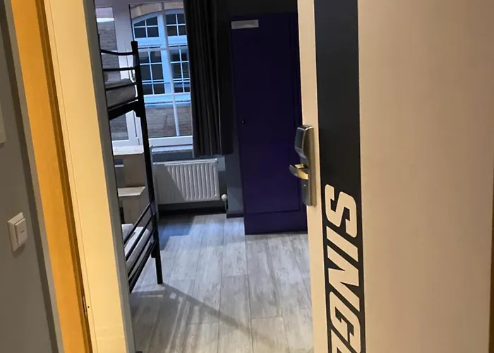 Singer109 Hostel, & * Berlín