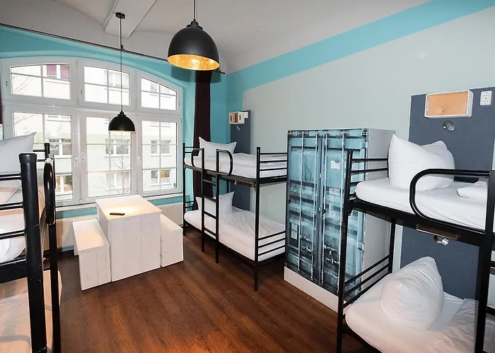 Singer109 Hostel, & Hostal