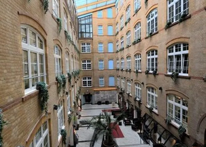 Singer109 Hostel, & Hostel