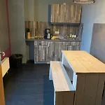 Singer109 Hostel, & بيت شباب