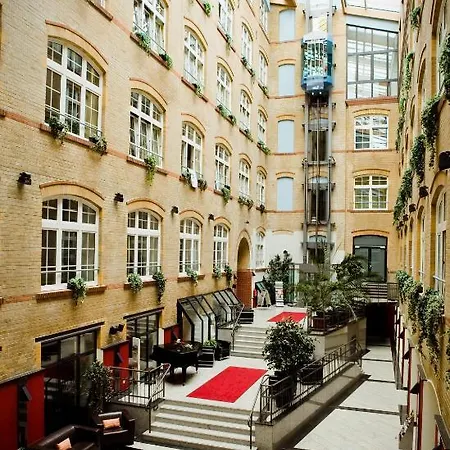 Singer109 Hostel, & * 베를린