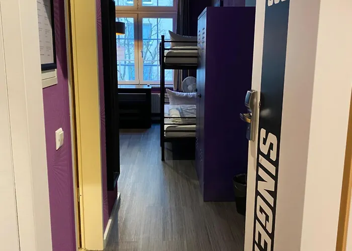 Singer109 Hostel, & Хостел