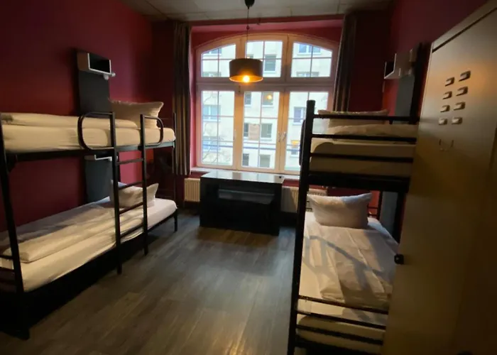 Vandrarhem Singer109 Hostel, & *