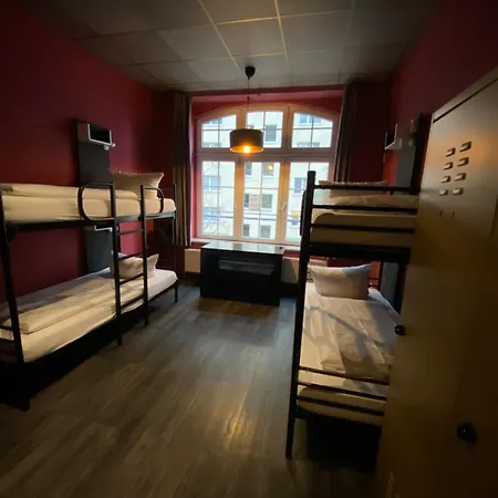 Vandrarhem Singer109 Hostel, & *